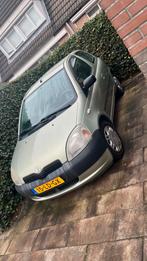 Toyota Yaris 1.0 16V Vvti 3drs  2002 Groen, Auto's, Toyota, Voorwielaandrijving, 4 cilinders, 400 kg, 68 pk