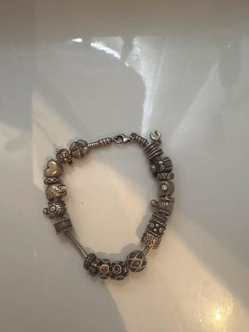 Pandora Armband met Bedels beschikbaar voor biedingen
