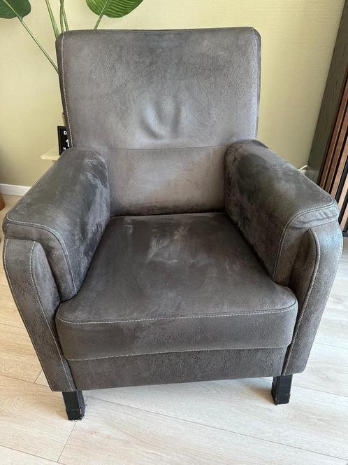 Fauteuil nubuck leer donkerbruin, Huis en Inrichting, Fauteuils, Gebruikt, Leer, 75 tot 100 cm, 75 tot 100 cm, Ophalen