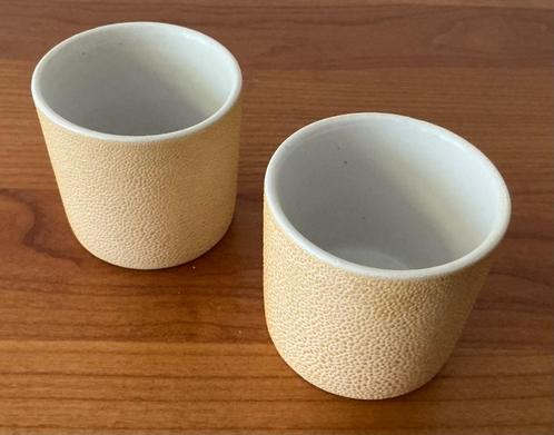 Alles moet weg: 2 waxinelicht houders, geel / beige, Huis en Inrichting, Woonaccessoires | Kandelaars en Kaarsen, Nieuw, Kandelaar