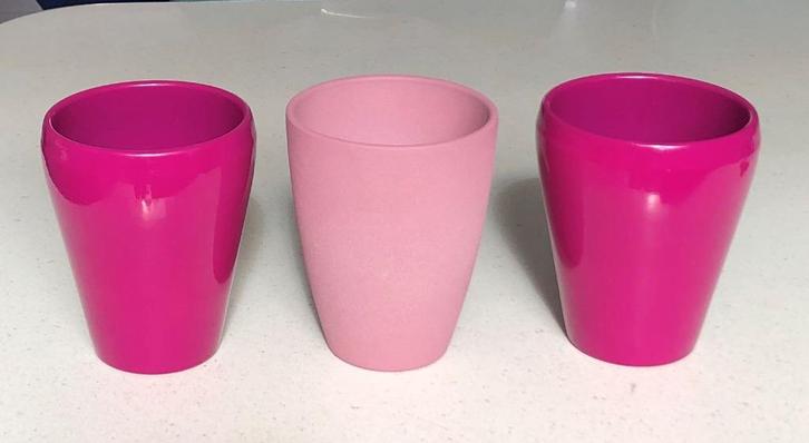 Set mooie BLOEMPOT 2x cyclaam 1x roze - Bloempotten 17 cm, Tuin en Terras, Bloempotten, Zo goed als nieuw, Aardewerk, Binnen, Balkon