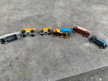 Oude Dinkytoys speelgoed auto’s beschikbaar voor biedingen