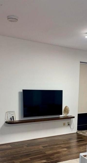 Wandplank / tv meubel walnoot