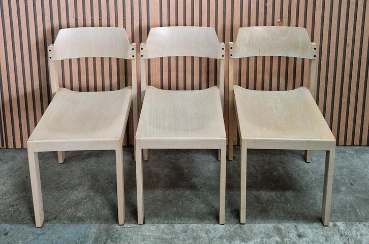 35 x Vintage houten Deense stoelen cafestoelen horeca bistro, Huis en Inrichting, Stoelen, Zo goed als nieuw, Vijf, Zes of meer stoelen