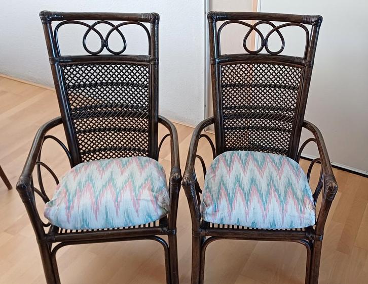 Rotan Stoelen met Armleuning - Set van 2, Huis en Inrichting, Stoelen, Zo goed als nieuw, Twee, Riet of Rotan, Stof, Bruin, Ophalen