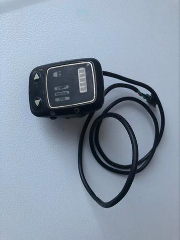 Goedwerkende Giant display ride control stuurbediening beschikbaar voor biedingen