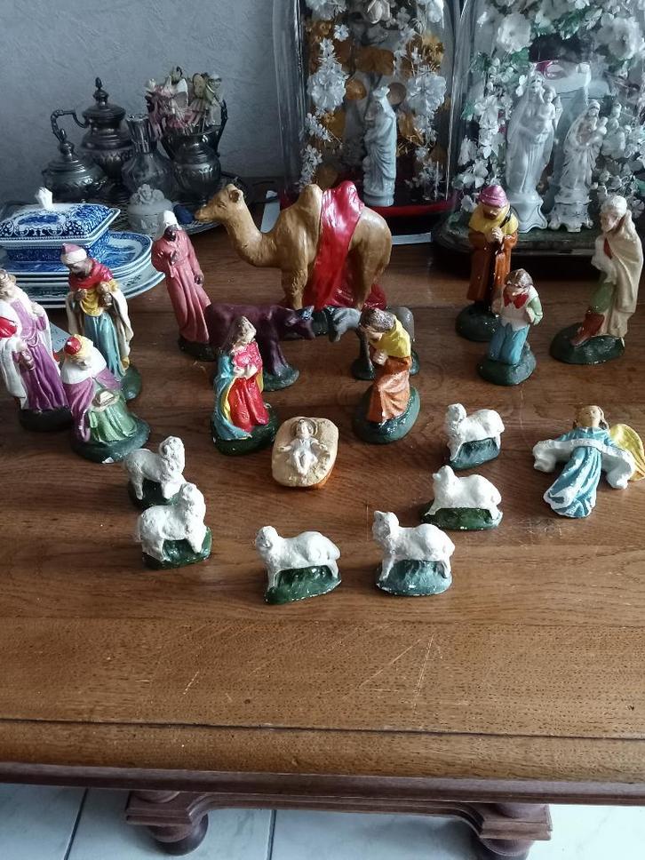 kerstbeeldjes oude kerstgroep 20 delig, Diversen, Kerst, Gebruikt, Ophalen of Verzenden