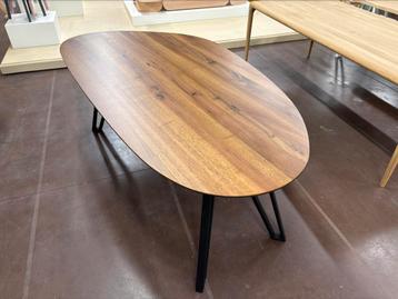 Walnoten tafel kiezelvorm 220x110cm beschikbaar voor biedingen