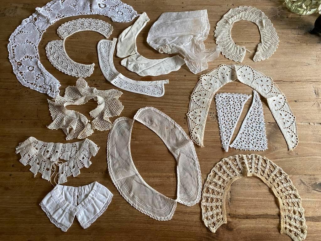 12 kragen en 1 muts (X5), Antiek en Kunst, Antiek | Kleding en Accessoires, Ophalen of Verzenden