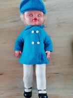 Vintage pop met blauwe ogen en blauw jasje, Ophalen of Verzenden, Gebruikt, Pop
