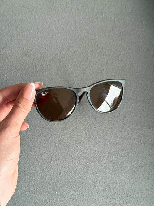 Ray ban zonnebril kids, Sieraden, Tassen en Uiterlijk, Zonnebrillen en Brillen | Dames, Zo goed als nieuw, Zonnebril, Ray-Ban