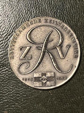 Rotterdamsche Zeilvereeniging Penning beschikbaar voor biedingen