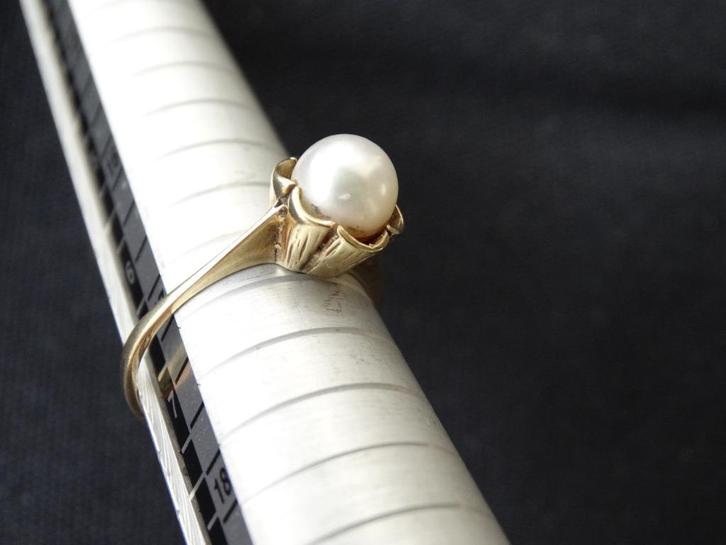 14 karaat gouden ring met parel, bloemvorm, 585 parelring, Sieraden, Tassen en Uiterlijk, Ringen, Gebruikt, Dame, 17 tot 18, Goud