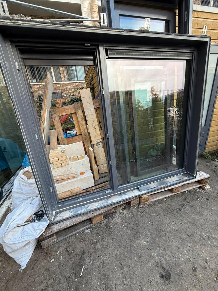 Houten deur + raam HR++ glas (RAL7016, Almere Poort), Doe-het-zelf en Verbouw, Kozijnen en Schuifpuien, Zo goed als nieuw, Deurkozijn