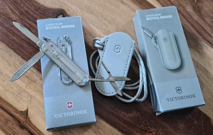 Victorinox Classic SD zakmes incl hoesje  ..nieuw.., Caravans en Kamperen, Kampeergereedschap, Nieuw, Ophalen of Verzenden