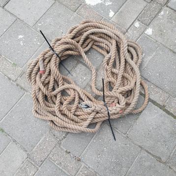 Touw - 30mm dik beschikbaar voor biedingen