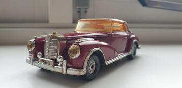 Corgi Mercedes Benz 300S beschikbaar voor biedingen