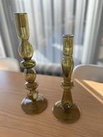 2 mooie olijfgroene kandelaars van glas / glazen - Nieuw, Overige materialen, 25 tot 50 cm, Nieuw, Ophalen of Verzenden