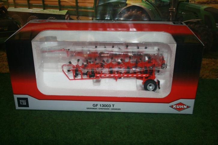 Boeryes: Kuhn GF 13003 T schudder, Hobby en Vrije tijd, Modelauto's | 1:32, Nieuw, Tractor of Landbouw, Universal Hobbies, Ophalen of Verzenden