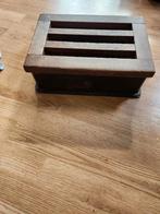 Antieke Voetenstoof, Ophalen