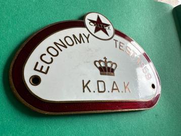 KDAK K.D.A.K. Economy test 1959 badge bordje Caltex oldtimer beschikbaar voor biedingen