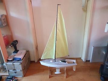 rc zeilboot micro magic zo goed als nieuw. beschikbaar voor biedingen