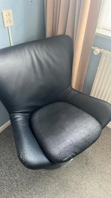 Leren fauteuil beschikbaar voor biedingen