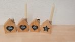 Houten huisjes kandelaars, Huis en Inrichting, Woonaccessoires | Kandelaars en Kaarsen, Bruin, Ophalen of Verzenden, Zo goed als nieuw