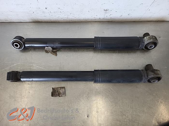 Schokdemper set van een Mercedes Vito, Auto-onderdelen, Ophanging en Onderstel, Mercedes-Benz, Gebruikt, 3 maanden garantie, Ophalen of Verzenden