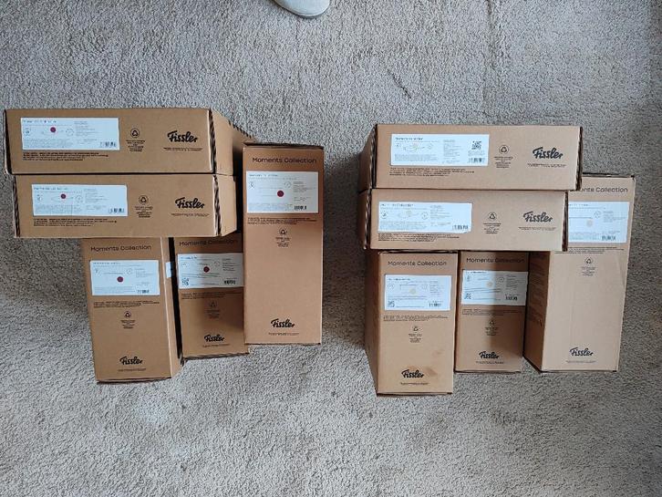 Fissler Moments gietijzeren set – ivoorwit of bordeauxrood, Huis en Inrichting, Keuken | Potten en Pannen, Nieuw, Koekenpan of Braadpan