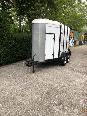 Mooie veetrailer van ifor williams beschikbaar voor biedingen