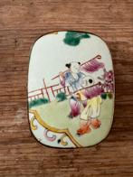 Antique Chinese shard jewelry box, handpainted porcelain, Antiek en Kunst, Antiek | Keramiek en Aardewerk, Ophalen of Verzenden