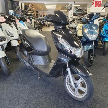Peugeot Kisbee 45km 4takt 23766km 2016 zwart brom scooter beschikbaar voor biedingen