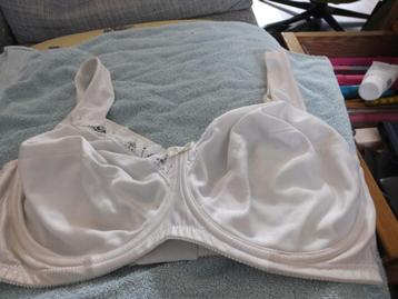 Creme Wit FELINA Beugel BH Maat 100F beschikbaar voor biedingen