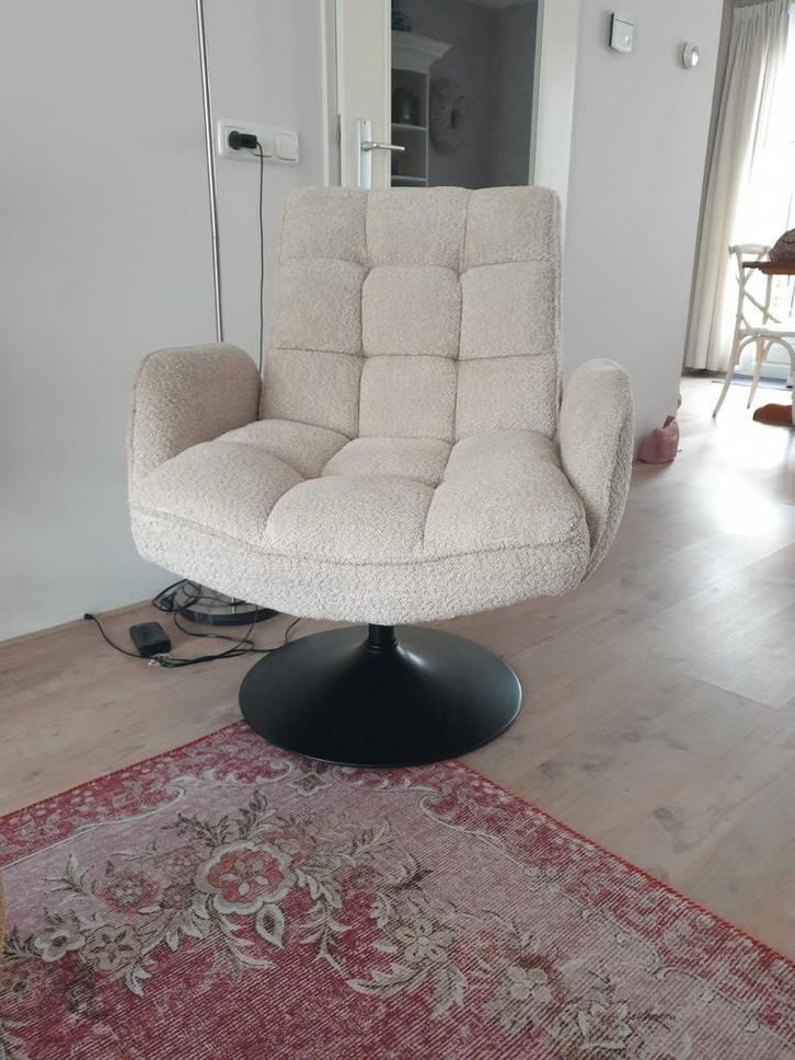 Witte stoffe fauteuil, Huis en Inrichting, Fauteuils, Zo goed als nieuw, 50 tot 75 cm, 75 tot 100 cm, Ophalen