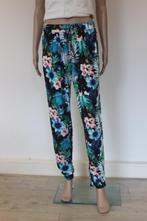 Elvira gebloemde broek maat 38, Maat 38/40 (M), ., Zwart, Ophalen of Verzenden