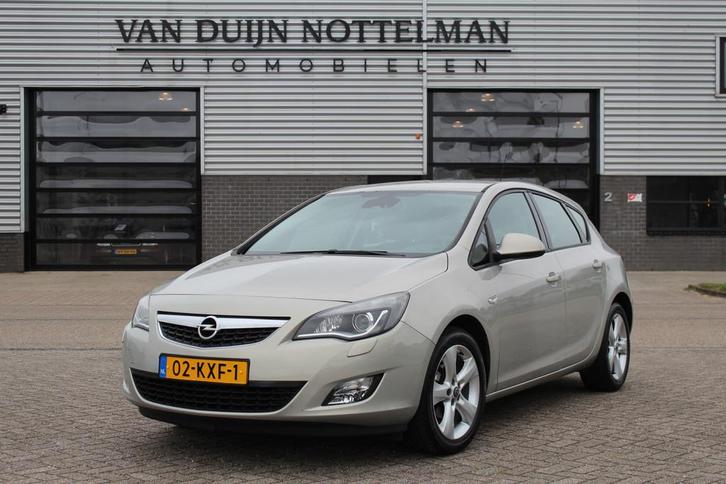 Opel Astra 1.6 Edition / Airco / Cruise / LMV 17" / N.A.P., Auto's, Opel, Bedrijf, Te koop, Astra, ABS, Airbags, Airconditioning