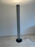 Artemide Megaron Vloerlamp - Design Klassieker, Huis en Inrichting, Lampen | Vloerlampen, Ophalen, Gebruikt, Metaal, 150 tot 200 cm