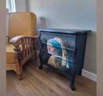 Uniek Buikkastje met 'Meisje met de Parel' Design, Huis en Inrichting, Kasten | Ladekasten, Ophalen, Buikkastje, Gebruikt, 50 tot 100 cm