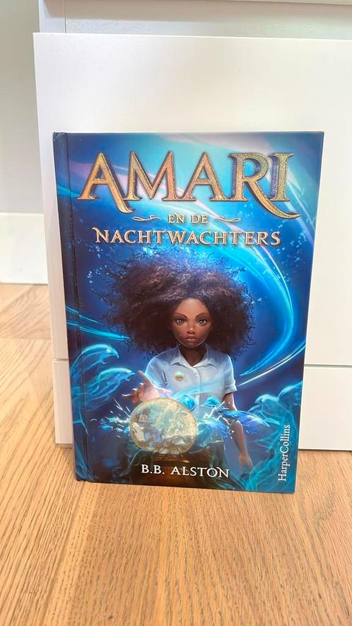 B.B. Alston - Amari en de Nachtwachters, Boeken, Kinderboeken | Jeugd | onder 10 jaar, Zo goed als nieuw, Ophalen of Verzenden