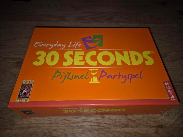 30 Seconds Everyday Life - Pijlsnel Partyspel!, Hobby en Vrije tijd, Gezelschapsspellen | Bordspellen, Zo goed als nieuw, Drie of vier spelers