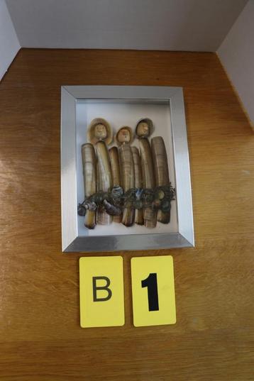 Origineel Zeeuws souvenirtje Messenheften met kopjes Gemaakt beschikbaar voor biedingen