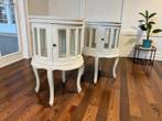 set van 2 vintage etagères / bijzettafels / vitrines, Ophalen, Gebruikt