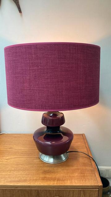 Donker paarse opalineglas Rupel tafellamp beschikbaar voor biedingen