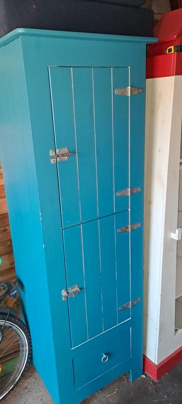 Kleding/Speelgoedkast met lade, leg en hangruimtes beschikbaar voor biedingen