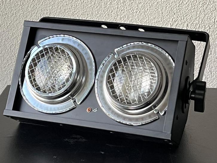 Showtec Stage Blinder TWO 2, Muziek en Instrumenten, Licht en Laser, Licht, Kleur, Ophalen