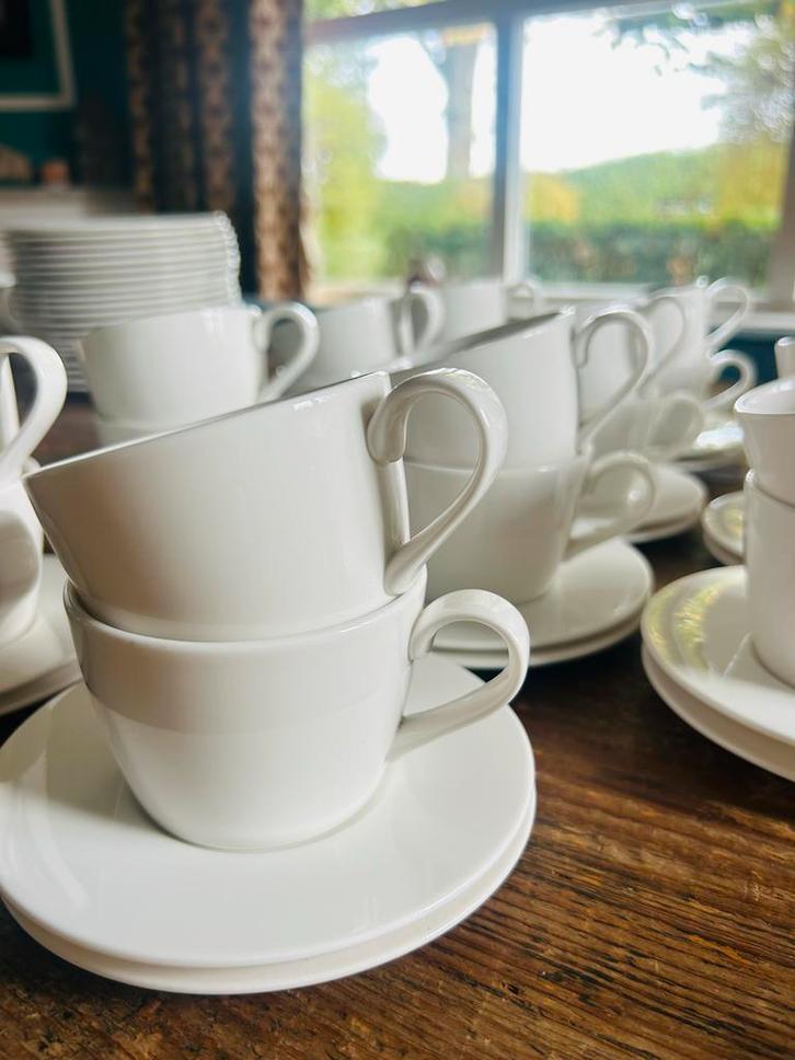 St. James Kop & Schotels - 22 stuks + 2 extra kopjes, Huis en Inrichting, Keuken | Servies, Nieuw, Kop(pen) en/of Schotel(s), Effen