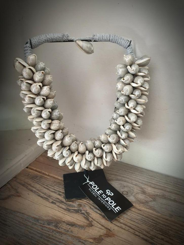 Schelpenketting op standaard klein model, Huis en Inrichting, Woonaccessoires | Kransen, Nieuw, Ophalen of Verzenden