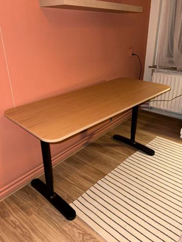 IKEA Bekant bureau 160x80 verstelbaar - afbeelding 1