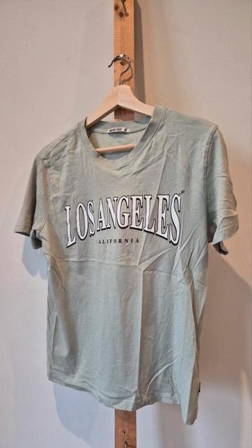 Mooi jongensshirt van America Today in maat S beschikbaar voor biedingen